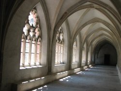 Southpart of the cloister walk along the church's nave