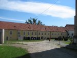 Návštěvnické centrum v dolní části areálu pod klášterním kostelem Návštěvnické centrum v dolní části areálu pod klášterním kostelem