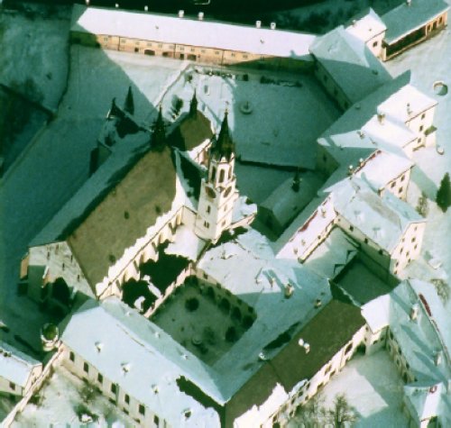 Luftanblick der Klosteranlage in Winter 2005 