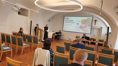 ODBORNÍCI NA KONFERENCI VE VYŠŠÍM BRODĚ DISKUTOVALI O VÝZNAMU VÝŽIVY PRO ZDRAVÍ I LÉČBU NEMOCÍ