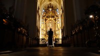 HORAE TENEBRAE - TEMNÉ HODINKY - CHÓROVÉ MODLITBY VE SVATÉM TRIDUU