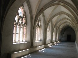 Collationsgang - Südteil des Kreuzganges entlang der Klosterkirche