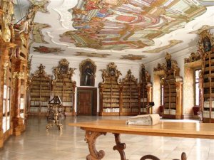 Teologický sál klášterní knihovny