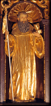 Socha svatého Benedikta na hlavním oltáři