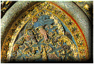 Tympanon nad vchodem do kostela ze sakristie (13. stol.)