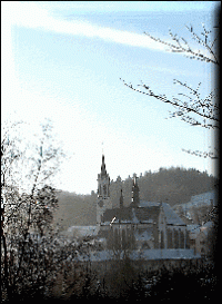Zimní pohled na klášter od východu v zimě